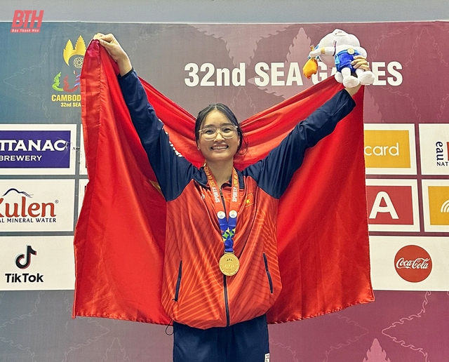Cao Thị Duyên vừa xuất sắc giành 3 HCV, 2 HCB, phá 2 kỷ lục SEA Games 32 bộ môn lặn cho đoàn thể thao Việt Nam.