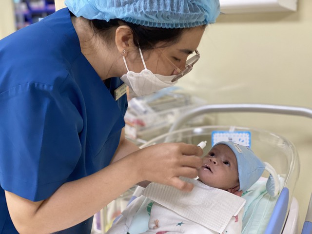 Bệnh viện Tâm Anh cứu sống em bé 6 ngày tuổi mắc dị tật tim nặng - Ảnh 3.