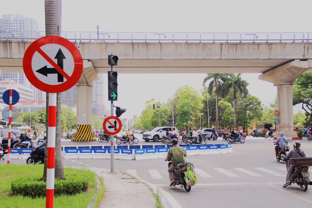 6 tháng đầu năm, Hà Nội mới chỉ xử lý được 5/37 điểm đen ùn tắc - Ảnh 2.