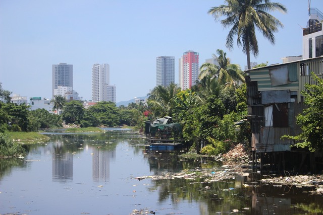 Ám ảnh những con sông trong thành phố đen ngòm và đầy rác - Ảnh 11.