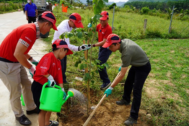 Dai-ichi Life Việt Nam phát động Dự án “Trồng cây xanh đô thị” tại Đà Nẵng - Ảnh 4.