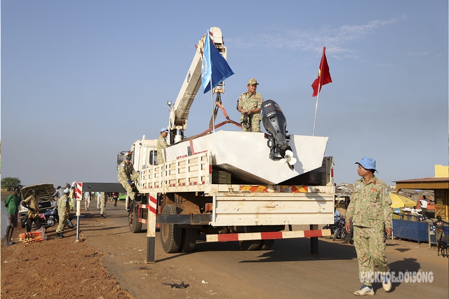 Bộ đội Việt Nam hồi sinh 2 thuyền sắt cho người dân Châu Phi   - Ảnh 7.
