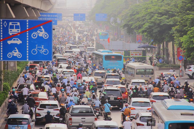 Tổ chức lại giao thông tuyến đường Nguyễn Trãi sau khi dỡ loạt 'lô cốt' thi công- Ảnh 2.