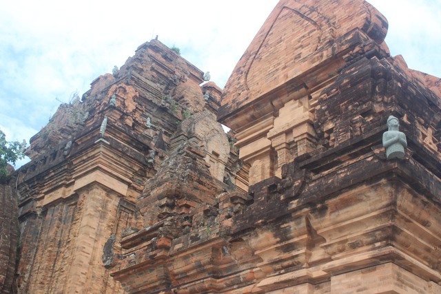 Chiêm ngưỡng tháp cổ ngàn năm thờ nữ thần ở xứ Trầm Hương - Ảnh 3.