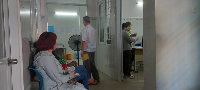 Khánh Hòa: Người bệnh an tâm khám bảo hiểm y tế ngay tại xã, phường - Ảnh 2. Khánh Hòa: Người bệnh an tâm khám bảo hiểm y tế ngay tại xã, phường - Ảnh 2.