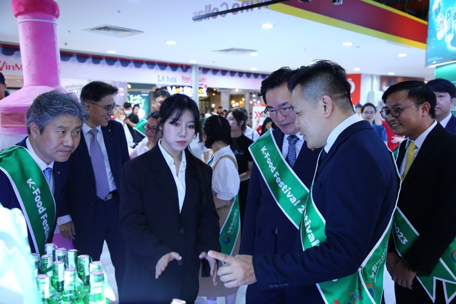 Lễ hội Hàn Quốc 2023 tại WinMart thu hút đông đảo khách hàng - Ảnh 1. Lễ hội Hàn Quốc 2023 tại WinMart thu hút đông đảo khách hàng - Ảnh 1.