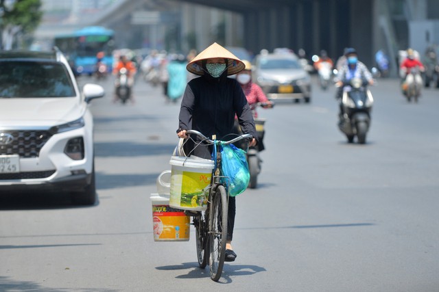 Thời tiết hôm nay 29/6: Bắc Bộ nắng nóng gay gắt, kéo dài trong nhiều ngày tới - Ảnh 1.