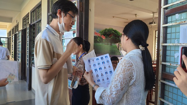 Đà Nẵng hoàn thành công tác chấm thi tốt nghiệp THPT 2023 - Ảnh 1.