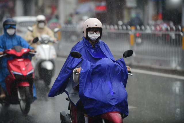 Thời tiết hôm nay 14/7: Bắc Bộ đón mưa dông, nhiệt độ giảm nhẹ - Ảnh 1. Thời tiết hôm nay 14/7: Bắc Bộ đón mưa dông, nhiệt độ giảm nhẹ - Ảnh 1.