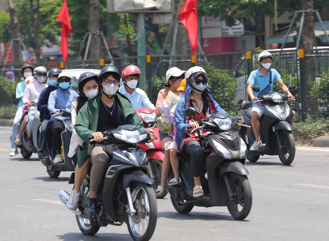 Thời tiết hôm nay 17/7: Bắc Bộ oi nóng trước khi đón mưa lớn - Ảnh 1. Thời tiết hôm nay 17/7: Bắc Bộ oi nóng trước khi đón mưa lớn - Ảnh 1.
