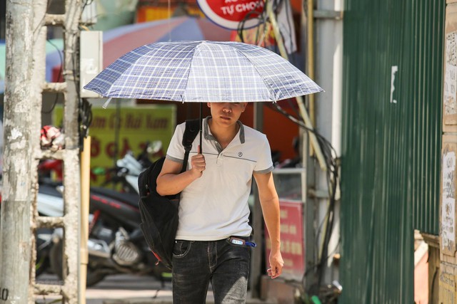 Thời tiết hôm nay 22/7: Hà Nội nắng đẹp ngày cuối tuần - Ảnh 1. Thời tiết hôm nay 22/7: Hà Nội nắng đẹp ngày cuối tuần - Ảnh 1.