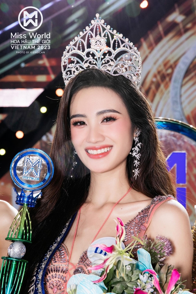 Tân Miss World Vietnam Huỳnh Trần Ý Nhi - Người đẹp tài sắc vẹn toàn - Ảnh 4.