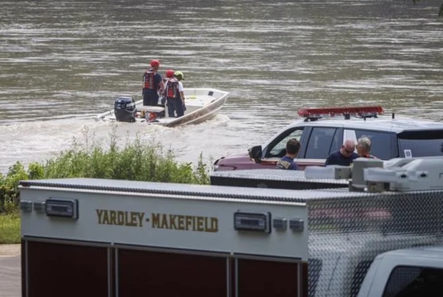 Thi thể tìm thấy trên sông được cho là của bé gái 2 tuổi mất tích do lũ quét ở Pennsylvania - Ảnh 2.