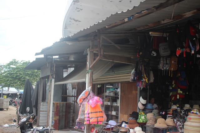 Rệu rã chợ Đầm tròn Nha Trang sau hơn nửa thế kỷ tồn tại - Ảnh 7.