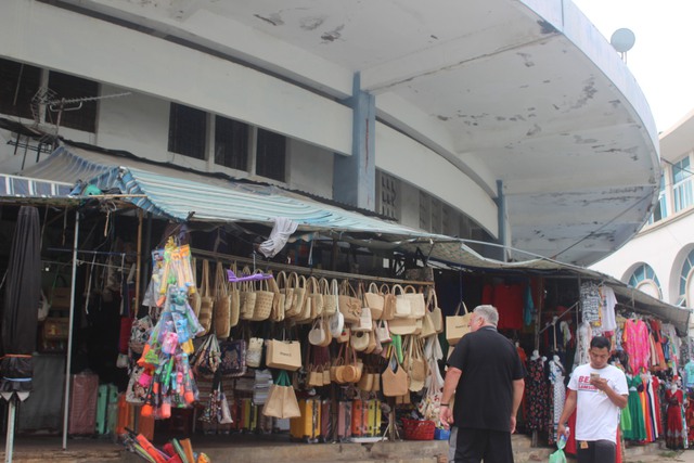 Rệu rã chợ Đầm tròn Nha Trang sau hơn nửa thế kỷ tồn tại - Ảnh 8.