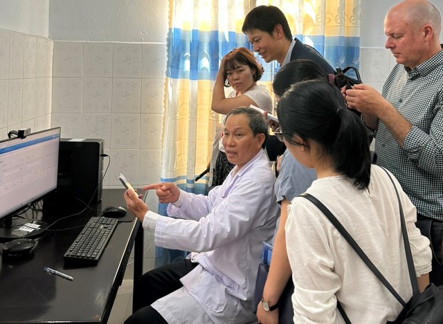 Đại sứ quán Nhật Bản tại Việt Nam đánh giá cao chương trình khám chữa bệnh từ xa tại Quảng Ngãi - Ảnh 1.