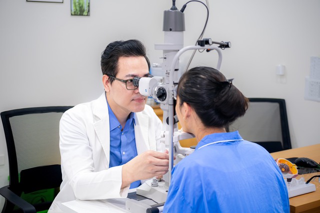 Cận thị - bệnh lý cần được điều trị sớm chứ không đơn giản là đeo kính tăng thị lực - Ảnh 2.
