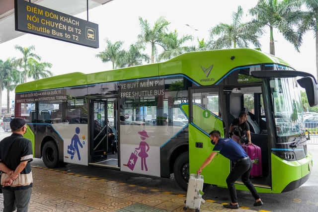 Người dân có thể tiếp cận hơn 150 lượt xe buýt miễn phí tại sân bay Nội Bài - Ảnh 1.