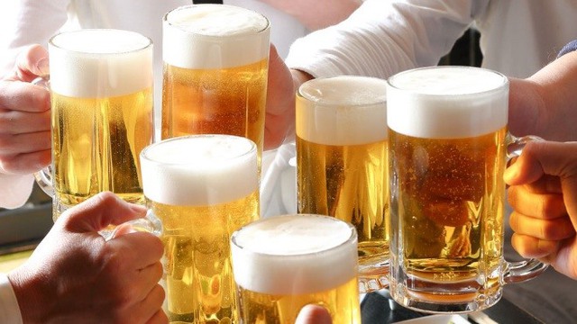 Ảnh hưởng của rượu, bia đến cân nặng thế nào? - Ảnh 2.