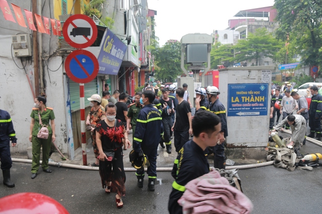 Cả 3 nạn nhân trong vụ cháy tại Thổ Quan, Đống Đa đã tử vong - Ảnh 5.