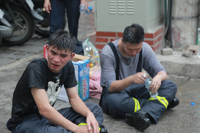 Cả 3 nạn nhân trong vụ cháy tại Thổ Quan, Đống Đa đã tử vong - Ảnh 9.