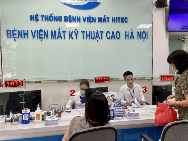 Ba chị em ruột phát hiện cận thị nặng nhờ tầm soát tật khúc xạ tiền học đường - Ảnh 3.