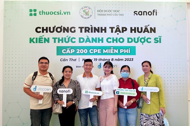 Hơn 200 dược sĩ miền Tây tham gia đào tạo liên tục tại TP Cần Thơ - Ảnh 1.