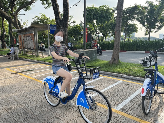 Trải nghiệm xe đạp công cộng giá chỉ bằng cốc trà đá tại Hà Nội - Ảnh 7.