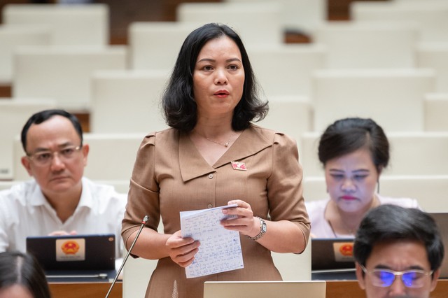 Nghị trường Quốc hội 'nóng' trước đề xuất Tổng Liên đoàn Lao động Việt Nam làm chủ đầu tư NƠXH - Ảnh 4.