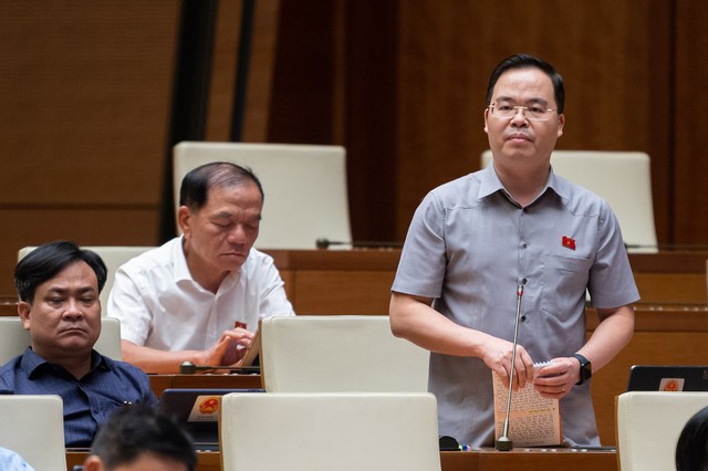 Nghị trường Quốc hội 'nóng' trước đề xuất Tổng Liên đoàn Lao động Việt Nam làm chủ đầu tư NƠXH - Ảnh 2.