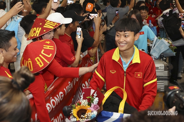 Đội tuyển nữ Việt Nam nhận tình cảm đặc biệt từ người hâm mộ - Ảnh 5.