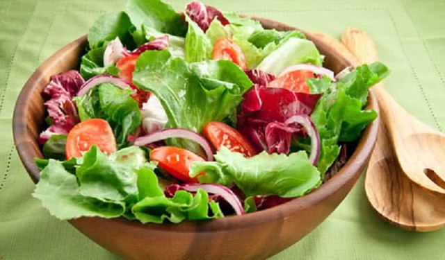 Cách ăn salad có lợi nhất cho sức khỏe đường ruột - Ảnh 2.