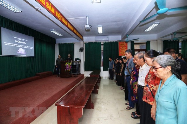 Hà Nội tưởng niệm nạn nhân tử vong trong vụ cháy chung cư mini ở Khương Hạ - Ảnh 5.