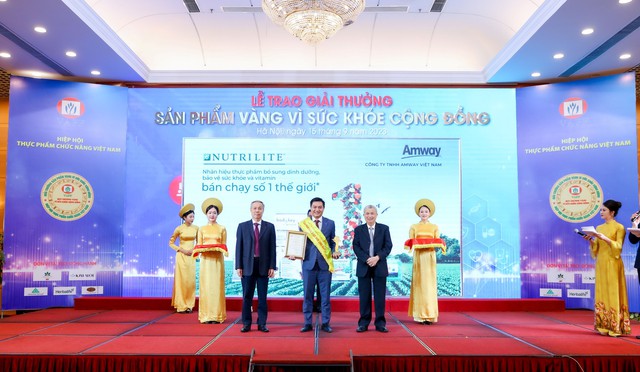 Amway Việt Nam lần thứ 11 vinh dự nhận giải thưởng "sản phẩm vàng vì sức khỏe cộng đồng" - Ảnh 1. Amway Việt Nam lần thứ 11 vinh dự nhận giải thưởng "sản phẩm vàng vì sức khỏe cộng đồng" - Ảnh 1.