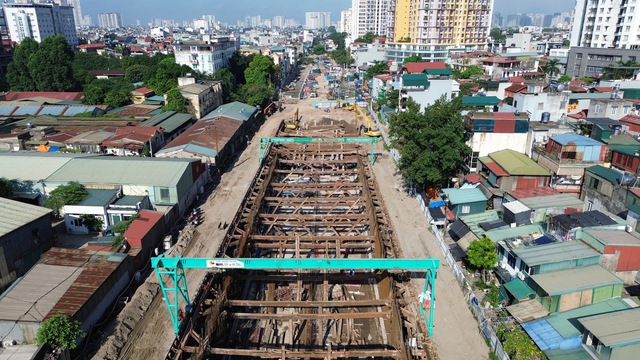 Hà Nội: Nhiều công trình xây dựng thiếu giàn giáo, rào chắn, hồ sơ chưa đạt- Ảnh 2. Hà Nội: Nhiều công trình xây dựng thiếu giàn giáo, rào chắn, hồ sơ chưa đạt- Ảnh 2.