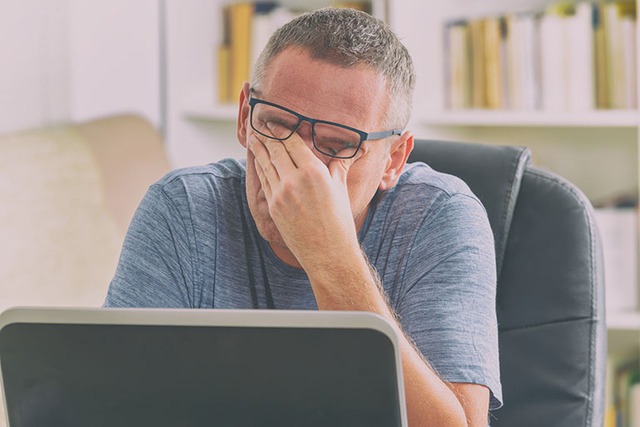 Stress trong công việc có thể làm tăng nguy cơ mắc bệnh tim ở nam giới - Ảnh 2.