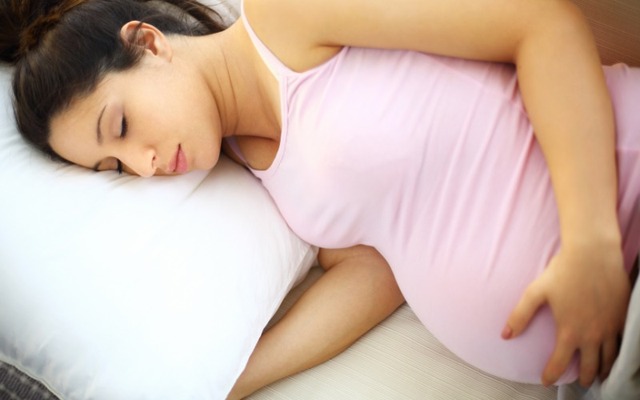 Cách cải thiện giấc ngủ với phụ nữ mang thai - Ảnh 2.