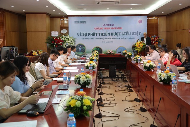 Công bố Chương trình 'Vinh danh vì sự phát triển dược liệu Việt gắn với phát triển KT-XH ĐBDTTSMN' - Ảnh 1.