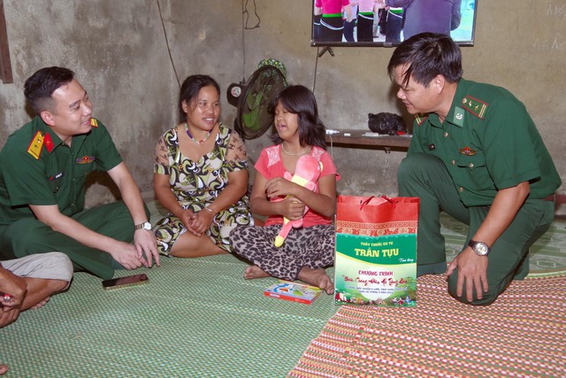 Đêm hội trăng Rằm yêu thương nơi vùng biên A Lưới - Ảnh 3.