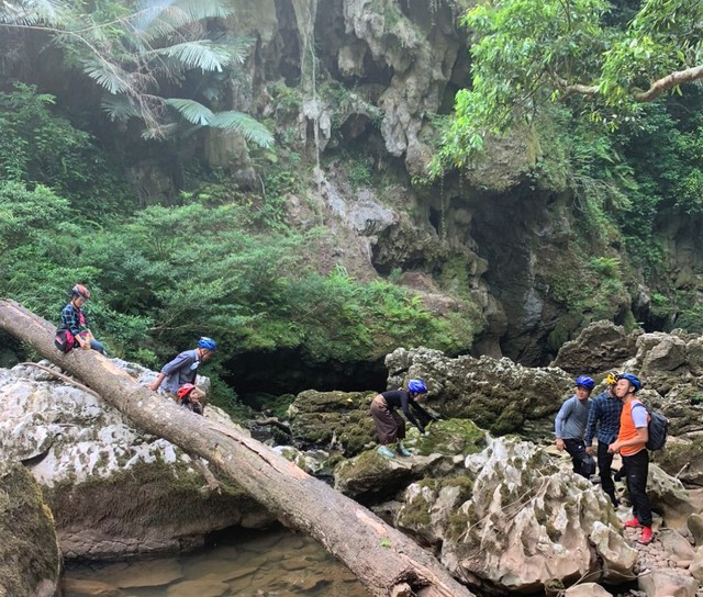 Vẻ đẹp nguyên sơ của hang động mới được phát hiện ở Quảng Bình - Ảnh 8.