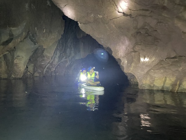 Vẻ đẹp nguyên sơ của hang động mới được phát hiện ở Quảng Bình - Ảnh 4.