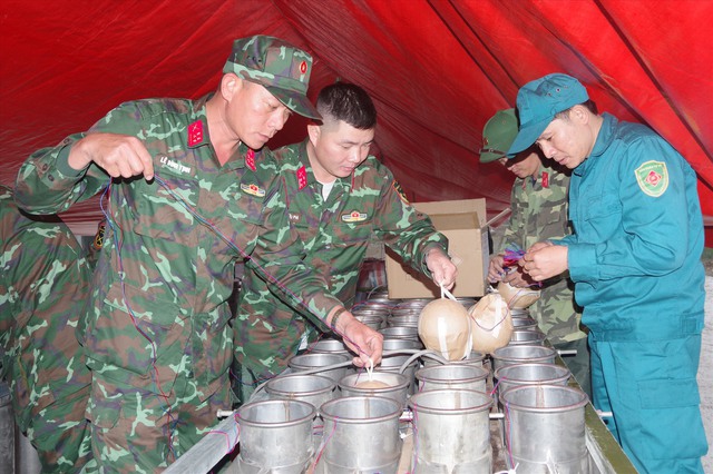 Thừa Thiên Huế bắn pháo hoa tầm cao đón năm mới tại 3 điểm- Ảnh 1.