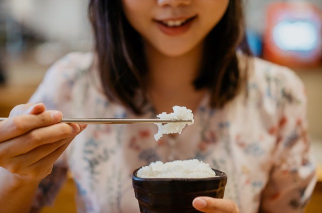 Cách chọn và nấu cơm gạo trắng có lợi cho sức khỏe- Ảnh 1.