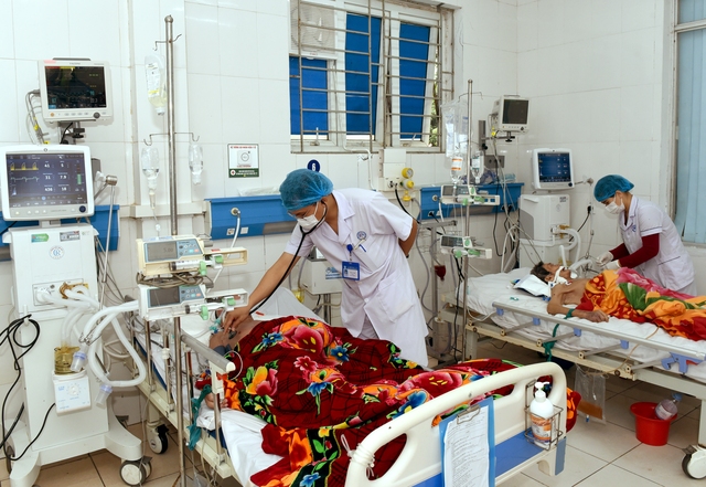 Bệnh viện bổ sung điều hòa 2 chiều, máy sưởi chống rét cho người bệnh- Ảnh 8.