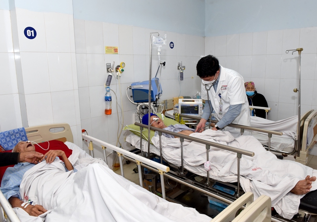 Bệnh viện bổ sung điều hòa 2 chiều, máy sưởi chống rét cho người bệnh- Ảnh 1.
