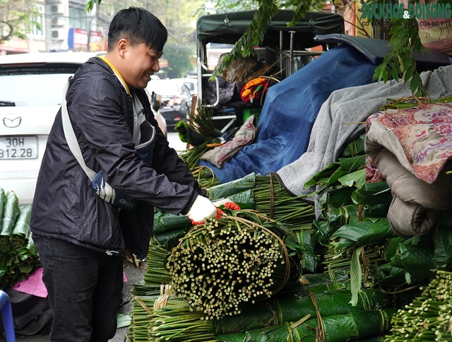 Chợ lá dong giữa lòng Hà Nội rộn ràng ngày giáp Tết- Ảnh 11.