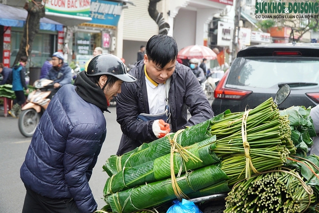 Chợ lá dong giữa lòng Hà Nội rộn ràng ngày giáp Tết- Ảnh 5.