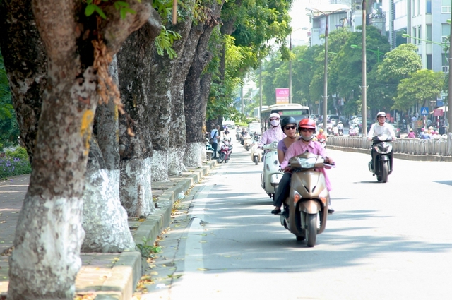 Nắng gắt, nhiệt cao giữa mùa đông có bất thường?- Ảnh 2.