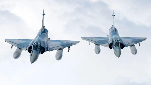 Ukraine sẽ nhận máy bay Mirage 2000 cùng tên lửa Storm Shadow, MICA từ Pháp- Ảnh 1.