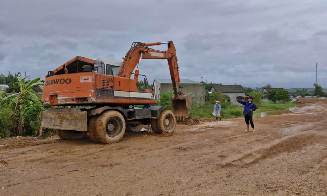 Hàng trăm hộ dân bị ngập lụt do ảnh hưởng thi công cao tốc?- Ảnh 3.